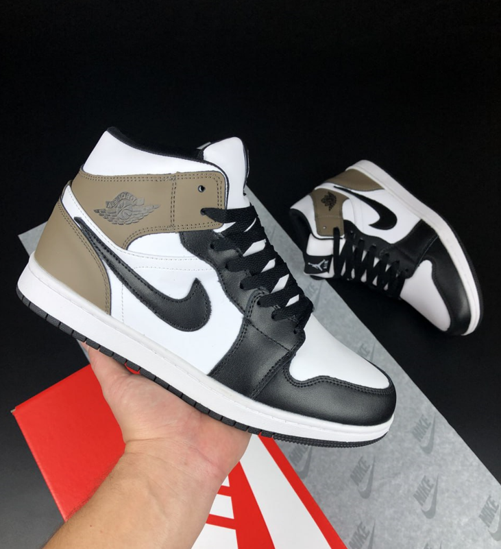 Зимові чоловічі кросівки Nike Air Jordan 1 Retro High Winter brown Найк Джордан Ретро коричневі хутро