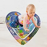 Дитячий розвиваючий водний килимок Lindo у формі серця з водою та рибками, Ігровий килимок для дітей, фото 3