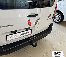 Накладка на бампер з загином для Citroen BERLINGO II з 2008 р. (Nataniko Carbon)