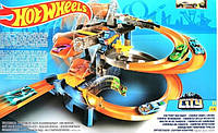 Игровой трек Hot Wheels "Гонки на фабрике" (FDF28)