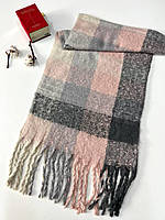 Теплый объемный шарф Дерби клетка 190*50 см пудра/серый