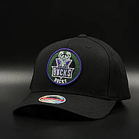 Оригинальная черная кепка Mitchell & Ness Milwaukee Bucks