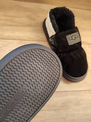Уггі дутики UGG короткі тапочки двокольорові ЧОРНІ з білим на чорній гнучкій високій підошві, фото 5