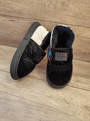 Уггі дутики UGG короткі тапочки двокольорові ЧОРНІ з білим на чорній гнучкій високій підошві, фото 6