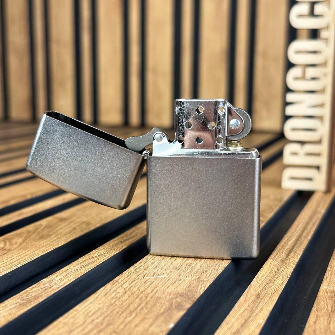 Зажигалка бензиновая Zippo REG SATIN CHROME 205 в подарочной коробке - фото 3 - id-p2024071110