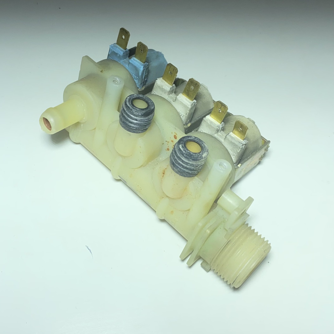 Клапан подавання води для пральної машини Indesit Б/У C00080664.