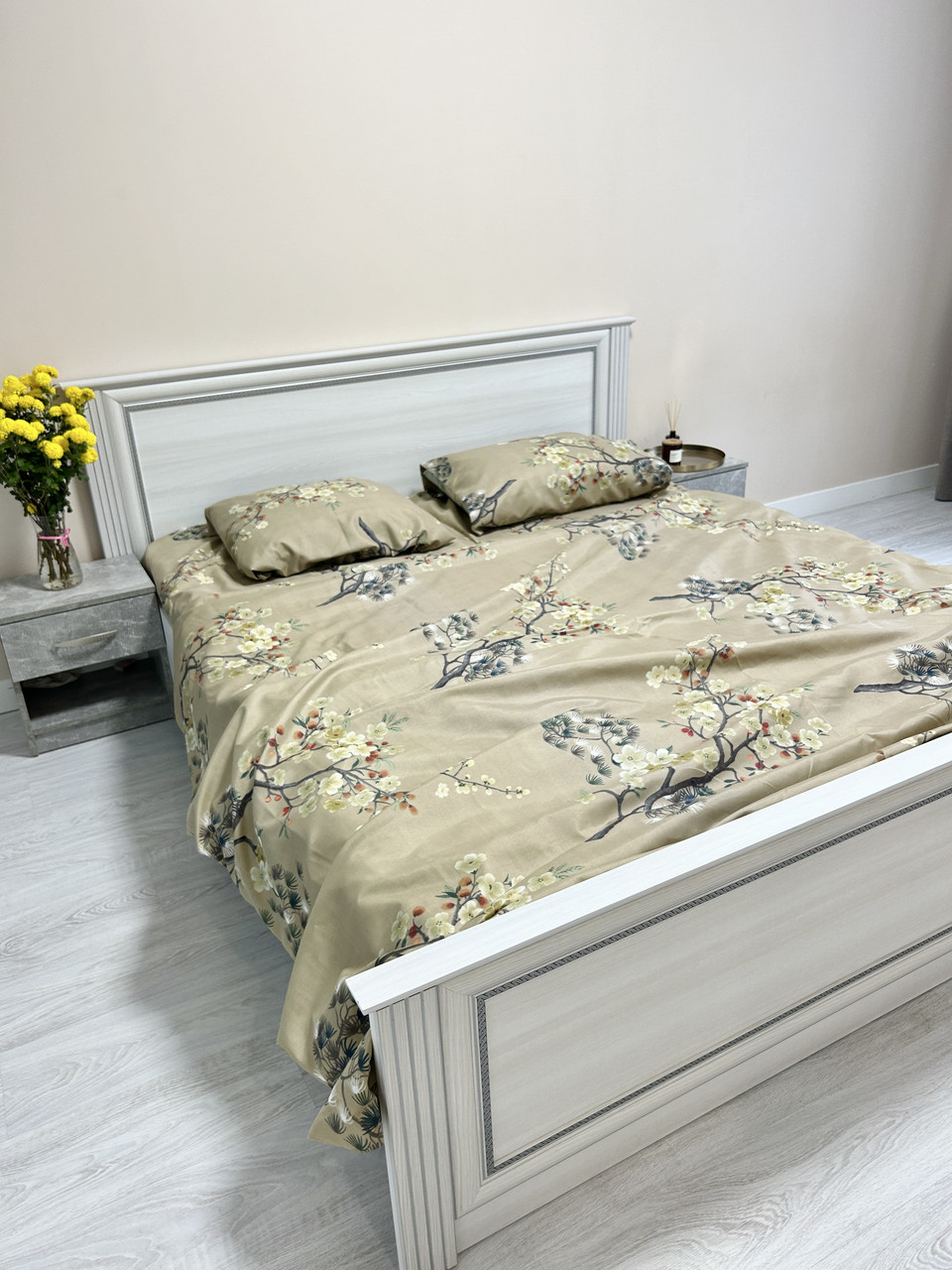 Двоспальний комплект постільної білизни з поліестеру "Гілочки" (Простирадло - 180х220см)