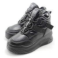 Черные женские ботинки - дутики на шнуровке и платформе Crosby 39