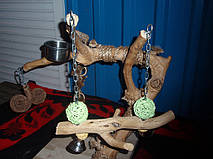 НАШІ РОБОТИ. Іграшки для папуги дерево, лоза, люф. 4