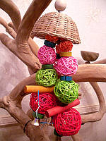 НАШІ РОБОТИ. Іграшки для папуги дерево, лоза, люф. 18