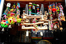 НАШІ РОБОТИ. Іграшки для папуги дерево, лоза, люф. 22