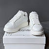 Зимові жіночі кросівки Alexander McQueen White Взуття Олександр Маквін білі з хутром шкіряні, фото 2