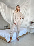 Тепла бежева махрова однотонна піжама, фото 3