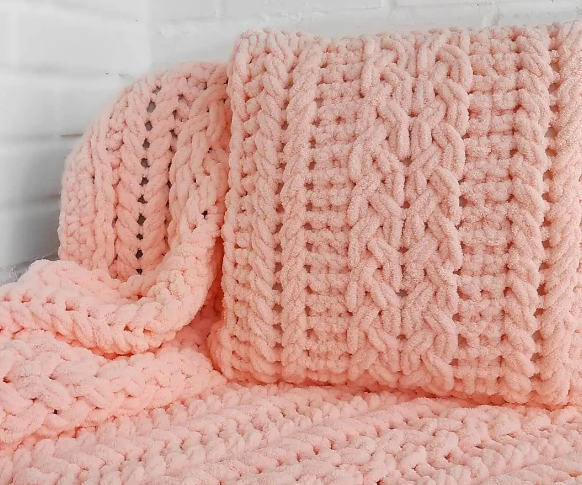 подушка із пуфі красивий візерунок