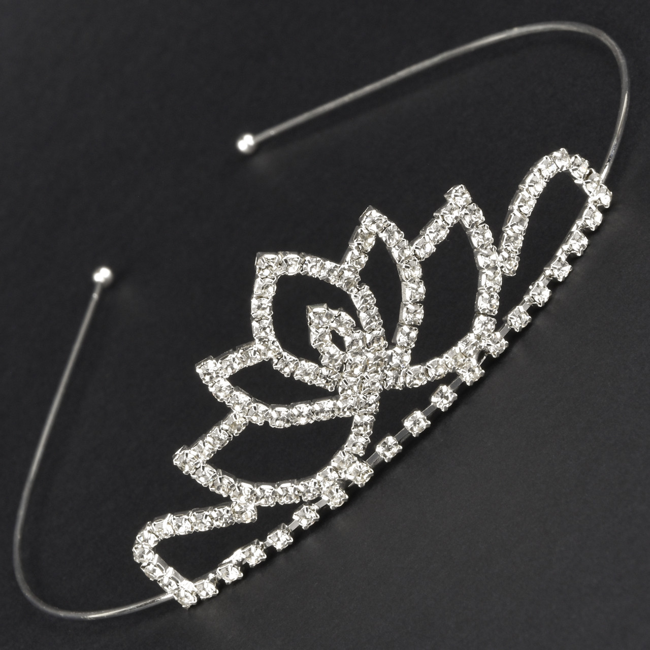 Диадема корона серебристая металлическая на тонком ободке с узорами цветочек лотос со стразами высота 3 см
