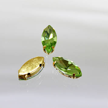 Стрази в золотих цапах. Лодочка 9х18мм.Квіт Peridot