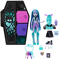 Monster High Twyla HNF82 Кукла Монстр Хай Твайла Секреты в шкафу Серия 3