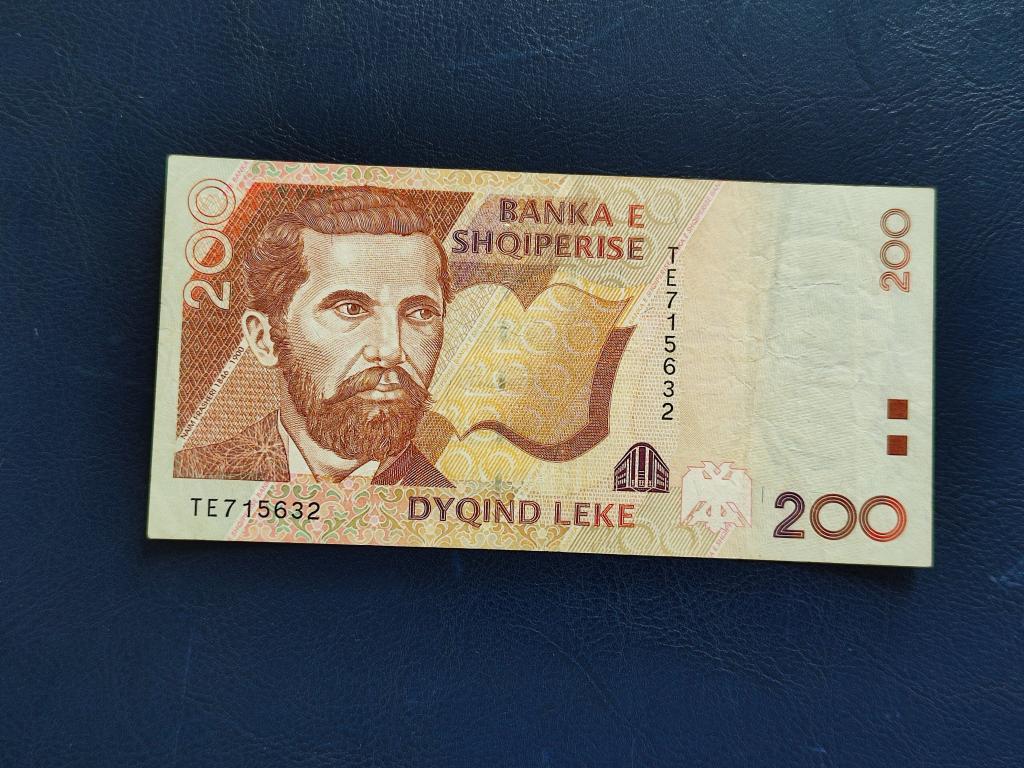 Албанія 200 лек 2001 № 805
