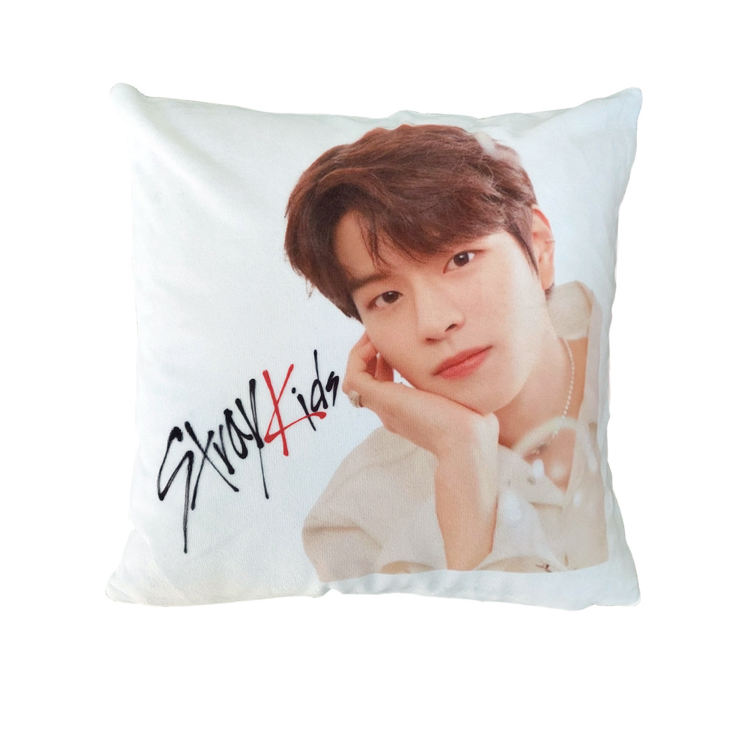 Подушка з принтом "STRAY KIDS" від KLik Print