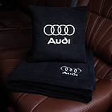 Подушка та плед в автомобіль з логотипом AUDI чорний, флісовий набір, фото 6
