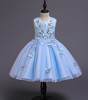 Платье с бабочками на юбке небесно голубое нарядное для девочки в детский сад. Размер 110. По колено.