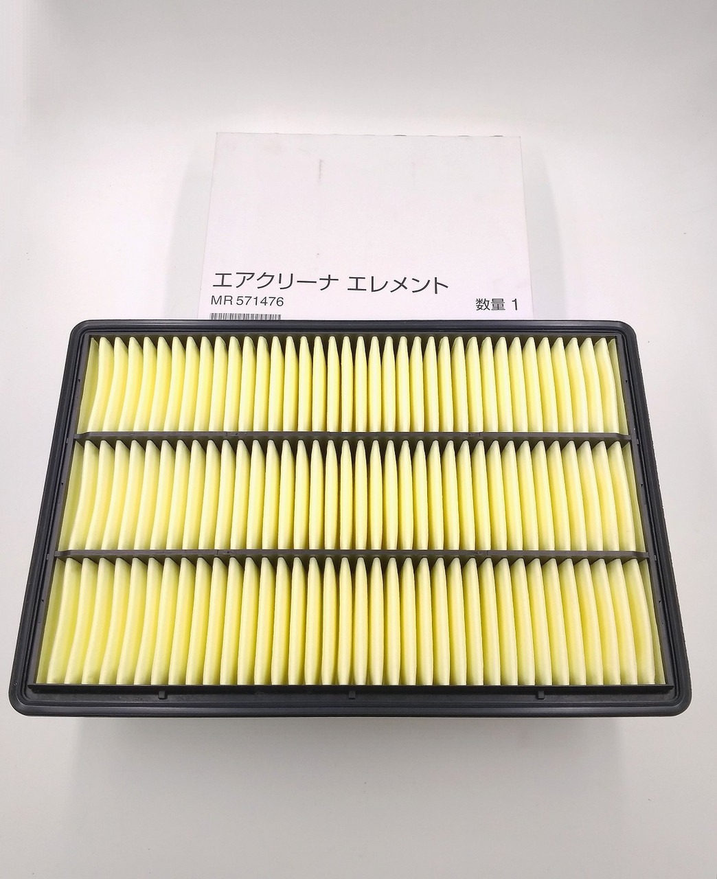 Оригінальний повітряний фільтр MR571476 PAJERO Паджеро Вагон