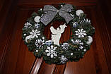 Красивий дизайнерський новорічний вінок 40 см із шишками на двері., фото 7