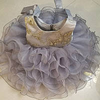 Праздничное пышное детское платье с рюшами Розе серое на 1-1,5 года 80 см