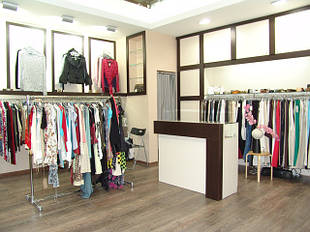 Комбіноване обладнання для магазину одягу
