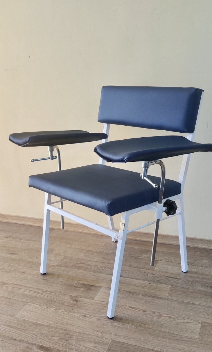 Стілець донорський з двома підлокітниками АТОН СД-01 (стілець для взяття крові)