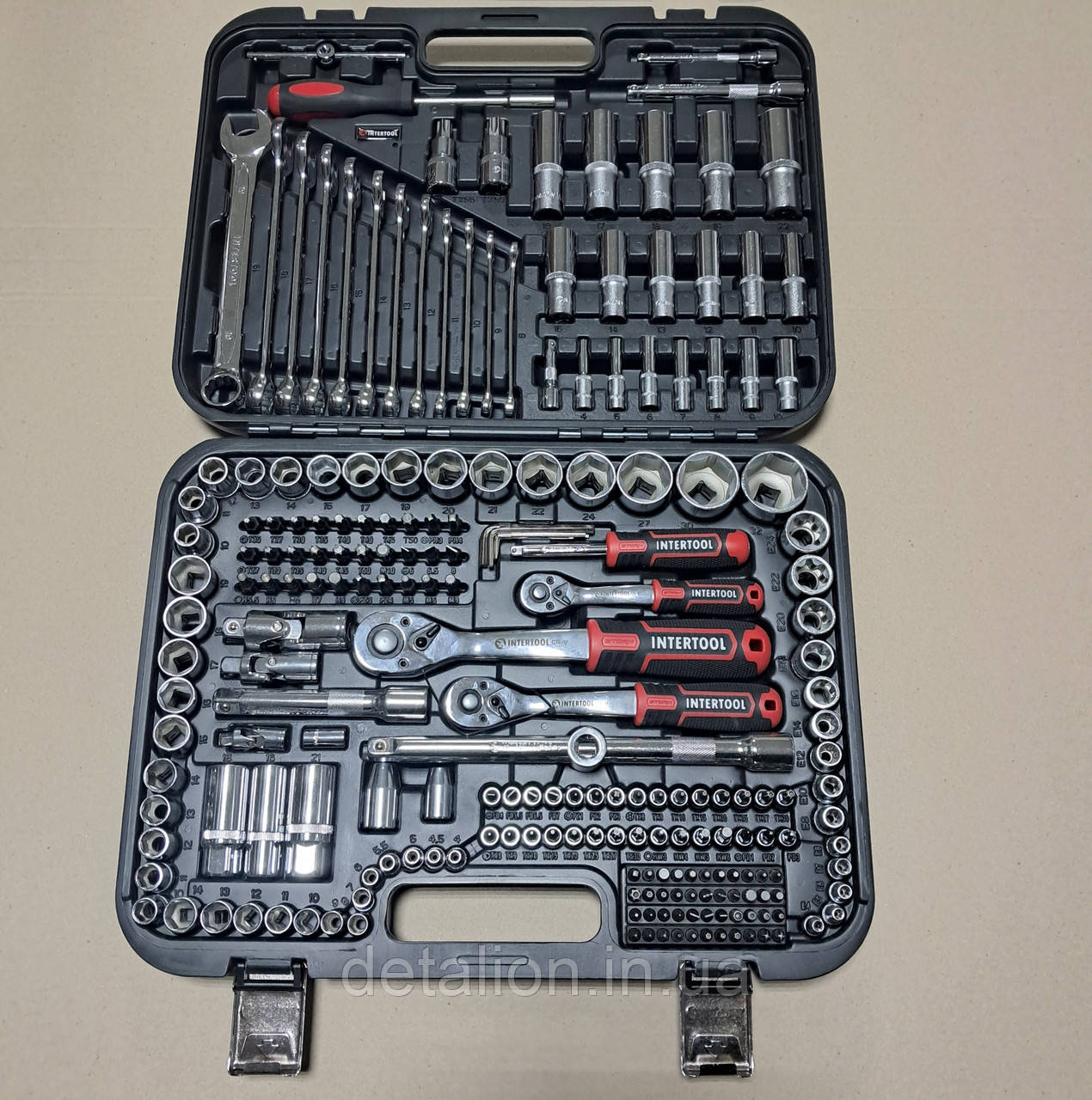 Набір інструментів 1/2" & 3/8" & 1/4", 219ед., Cr-V STORM INTERTOOL ET-8219