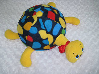 Декоративна подушка — іграшка черепаха Соня ручна робота