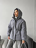 Жіноча зимова куртка в стилі оверсайз з капюшоном, фото 5