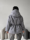 Жіноча зимова куртка в стилі оверсайз з капюшоном, фото 7