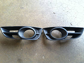 Nissan Altima купе 2010-2013 Решітки решітка в передній бампер ліва права Нові Оригінал