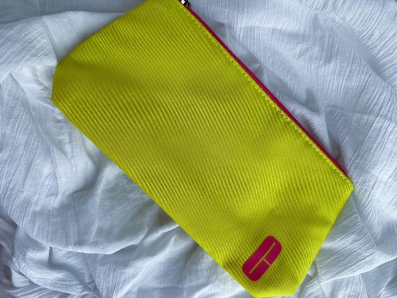 Косметичка clinique жовта, фото 1