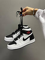 Женские кроссовки Nike Air Jordan 1 Retro High Black White Red