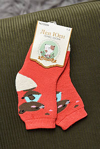 Шкарпетки дитячі махрові червоного кольору 167838P