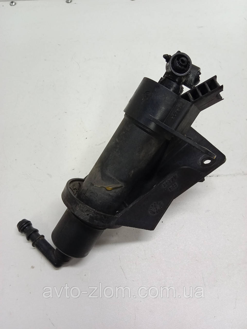 Форсунка омивача фари Volkswagen Polo 9N. Поло. Права. 6Q0955966.