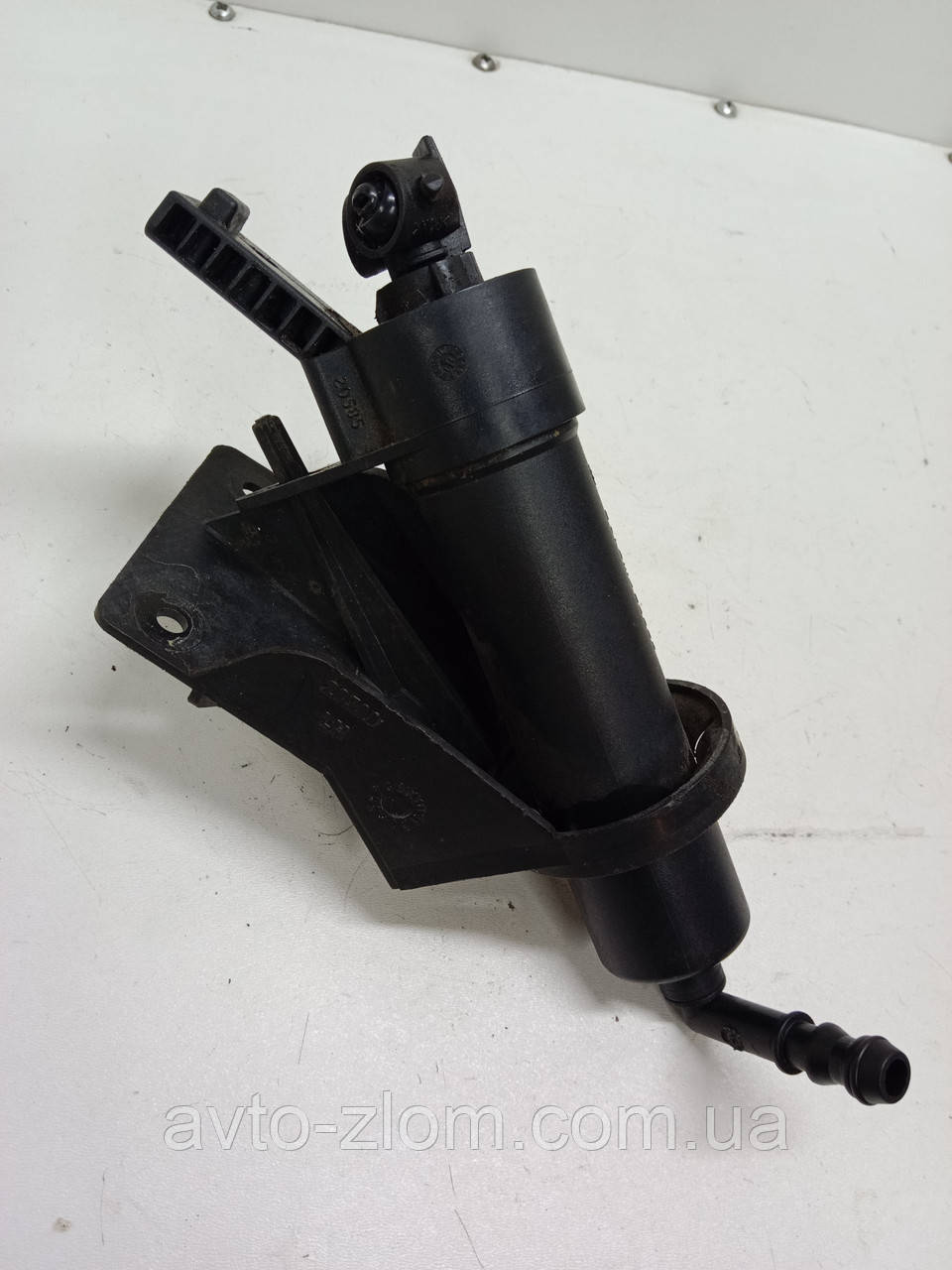 Форсунка омивача фари Volkswagen Polo 9N. Поло. Ліва. 6Q0955965.