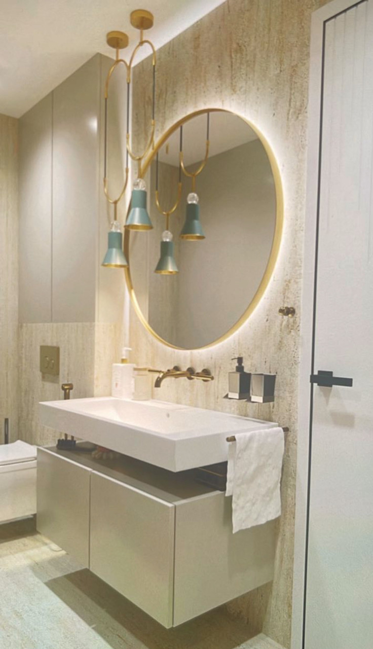 Дзеркало в металеву золоту раму з Led підсвічуванням.