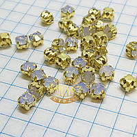 Круглые стразы чатоны в золотых цапах, размер 4мм, цвет White Opal, 1шт