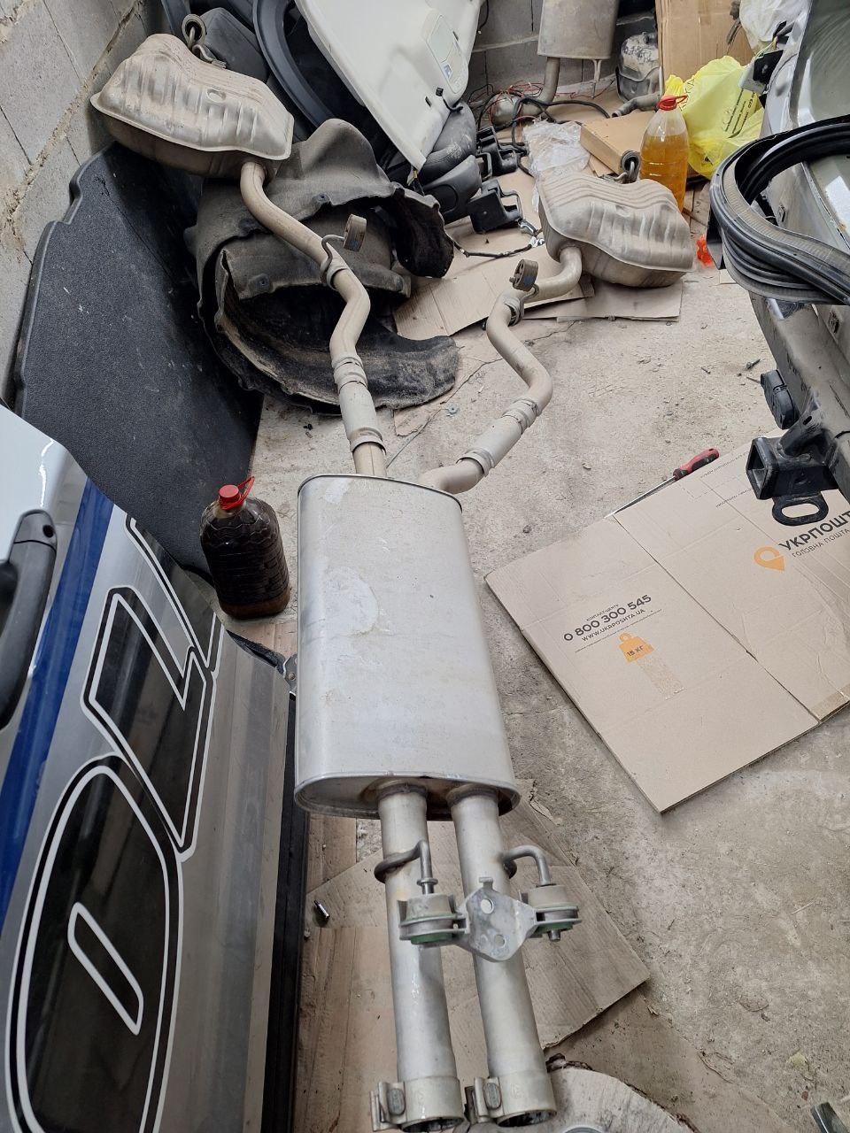 Глушник задня частина з бочкою з каталізатором Ford Explorer 6 2020 б/у оригінал, фото 1