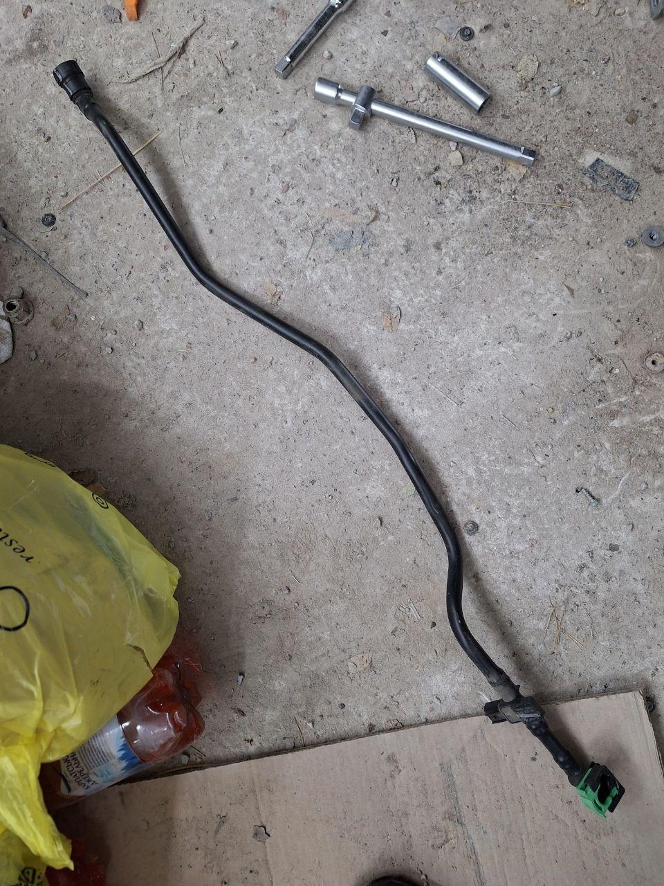 Трубка з датчиком тиску палива Ford Explorer 6 2020 б/у оригінал 9U5A-9C052-BC, фото 1