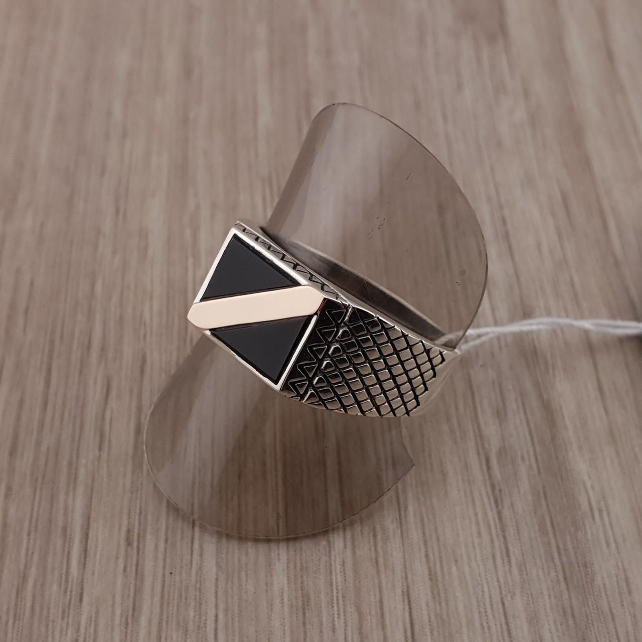 Срібний перстень із чорним каменем і золотом. Чоловіче срібне кільце печатка 20 розмір, фото 1