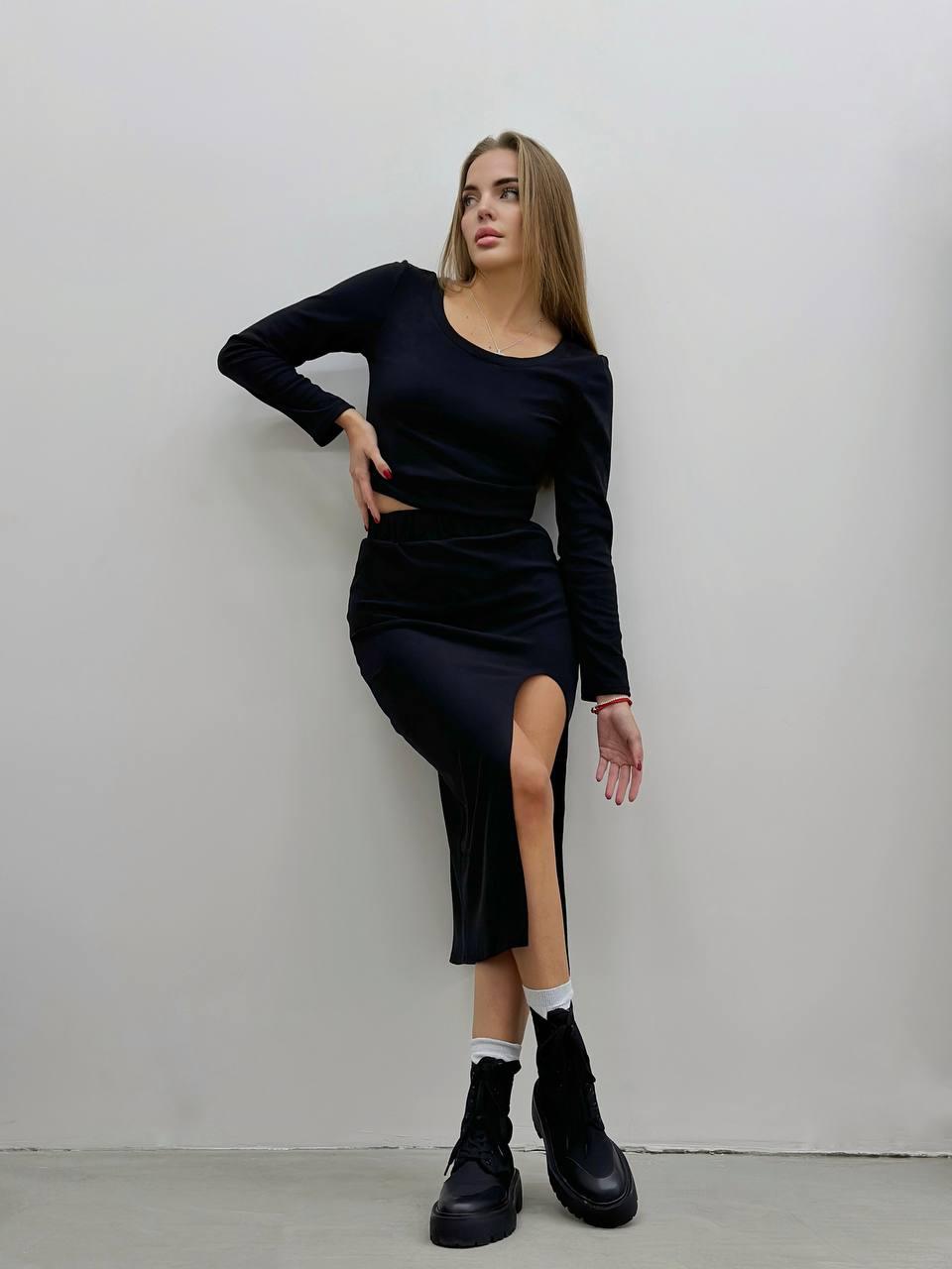 Модний жіночий костюм Anna укорочений топ та спідниця з розрізом Kf1744