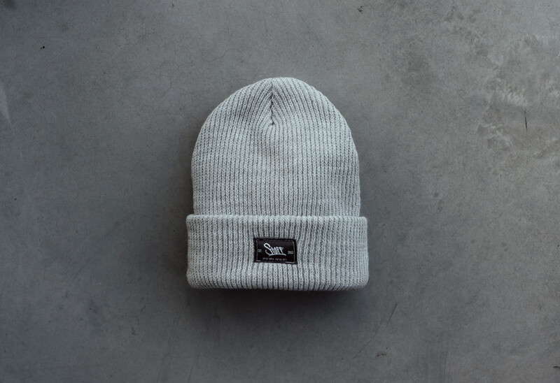 Тепла світло-сіра шапка Staff 25 light gray
