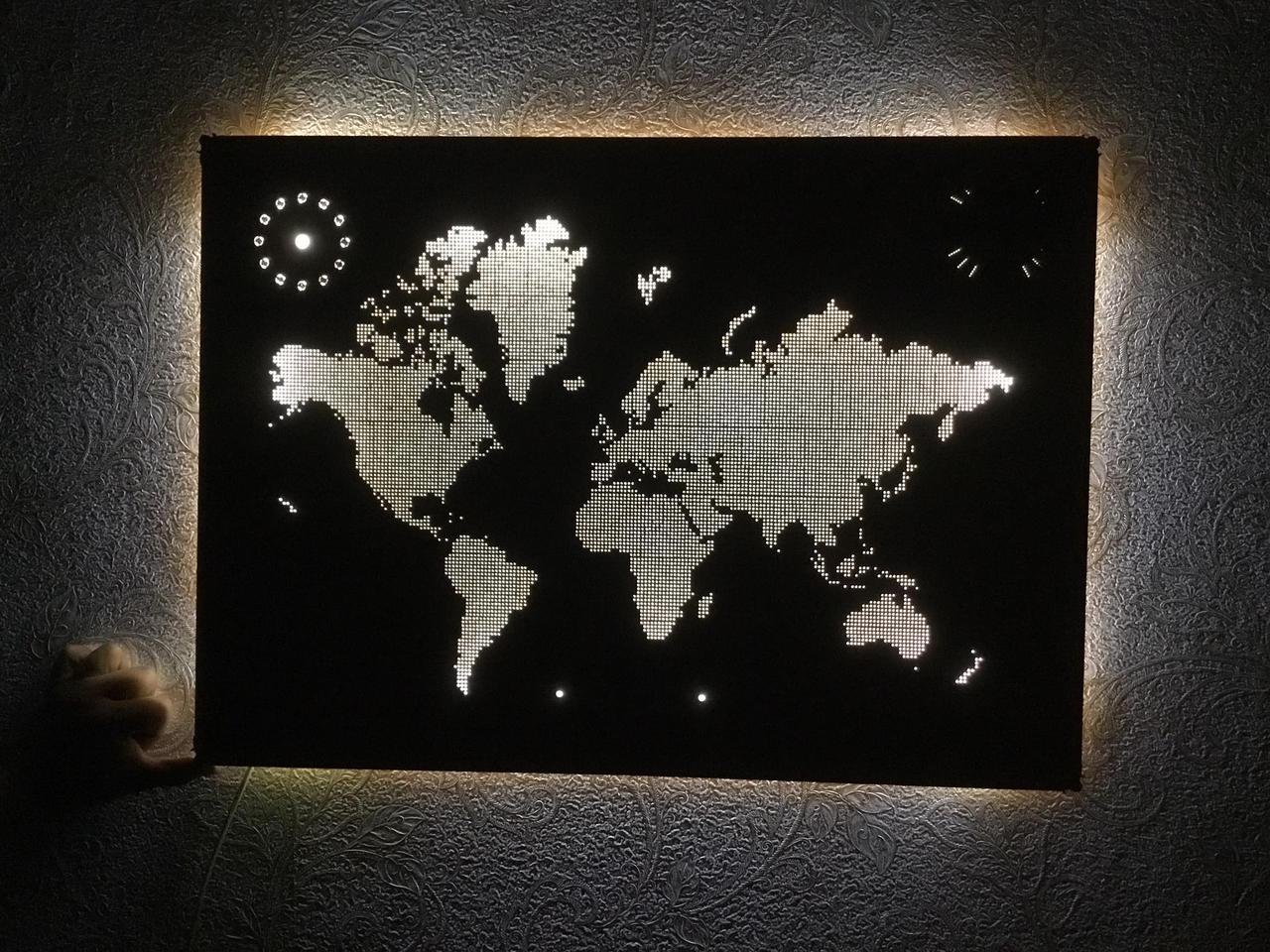Дерев'яна карта світу картина з LED-підсвіткою.