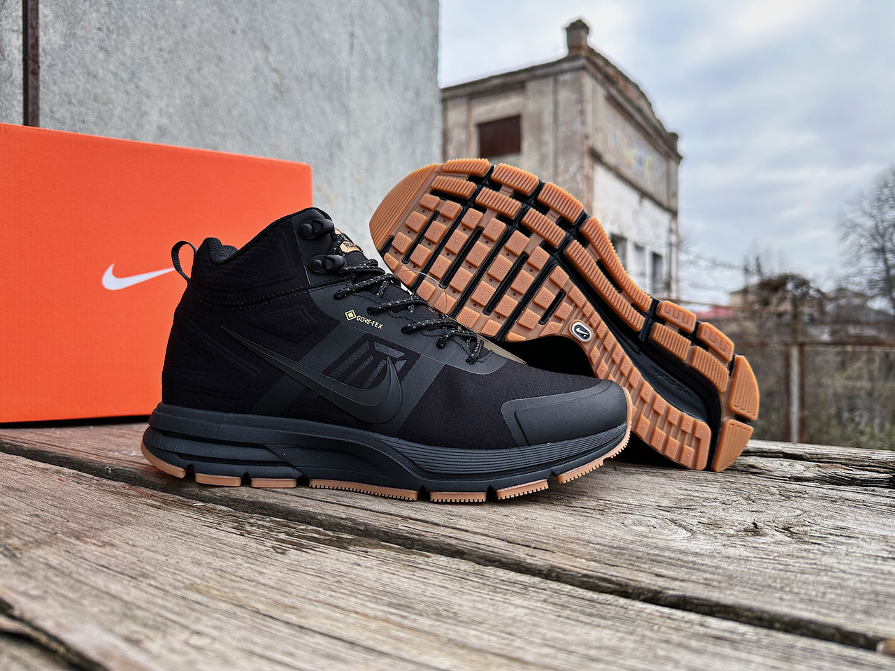 Чоловічі зимові термо кросівки Nike Zoom Pegasus 30 Mid Gore-tex чорні з коричневим водонепроникні