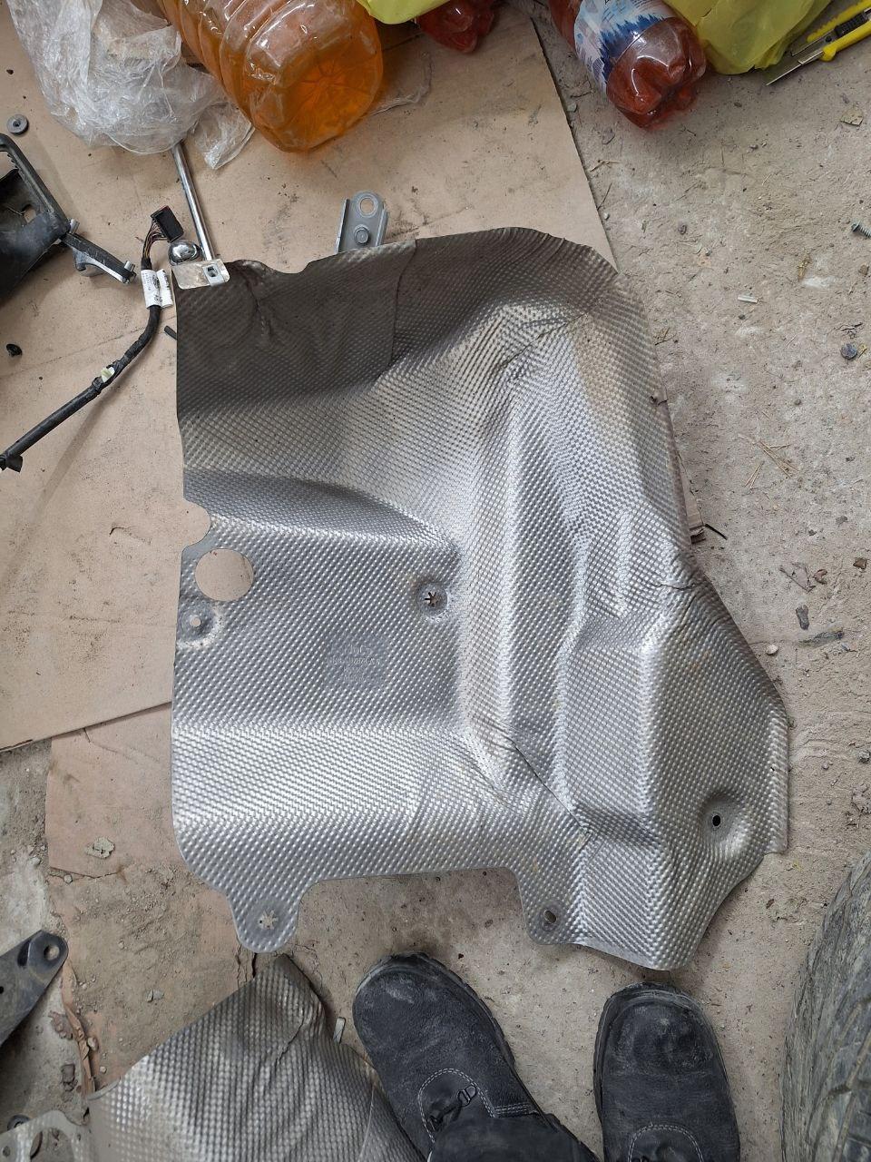 Тепловий екран захист задній правий Ford Explorer 6 2020 б/у оригінал L1MB-S112B28-AG, фото 1